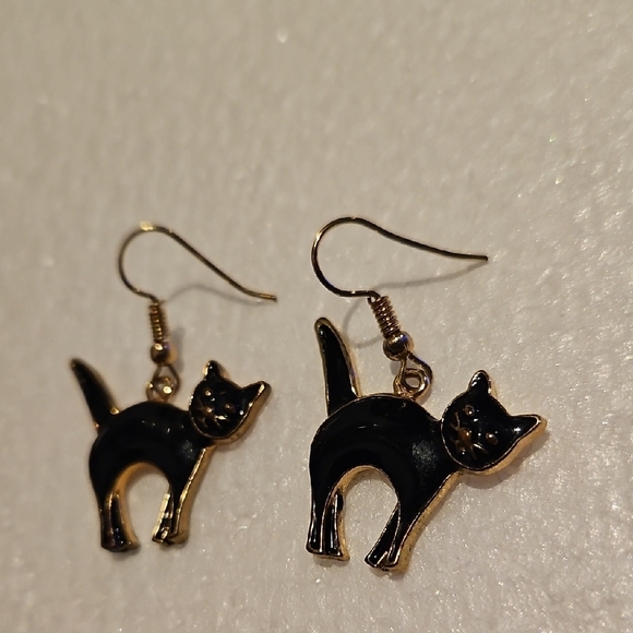 Black Cat Earrings - Picture 2 of 4